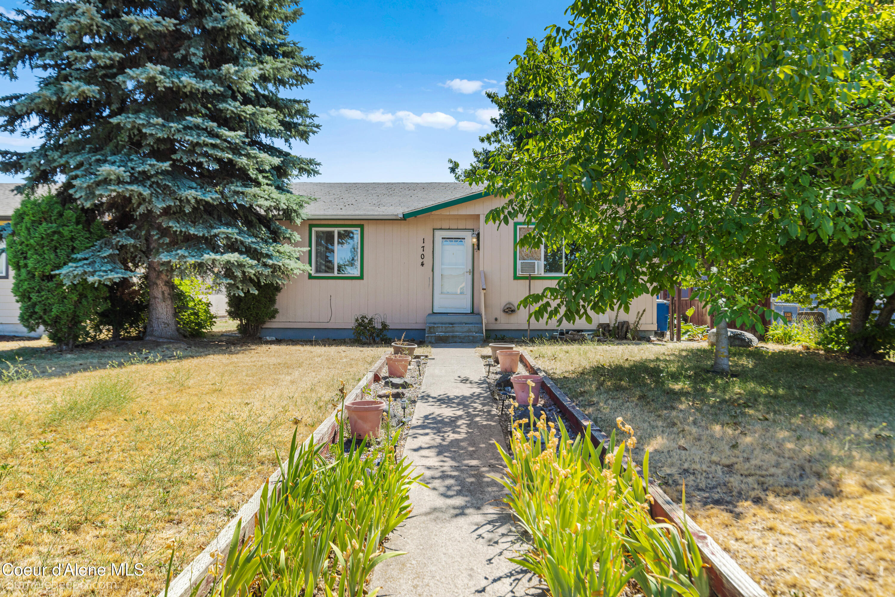 1704 E Coeur D Alene Ave  Post Falls ID 83854 photo