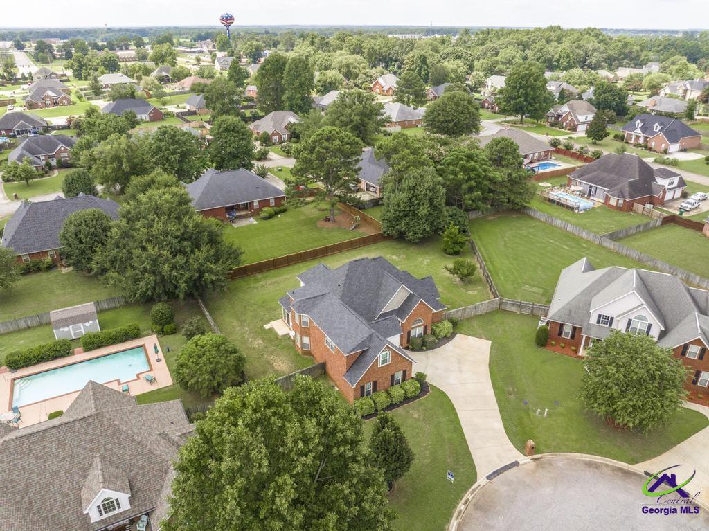 Property Photo: 203 Ellen Court GA 31088