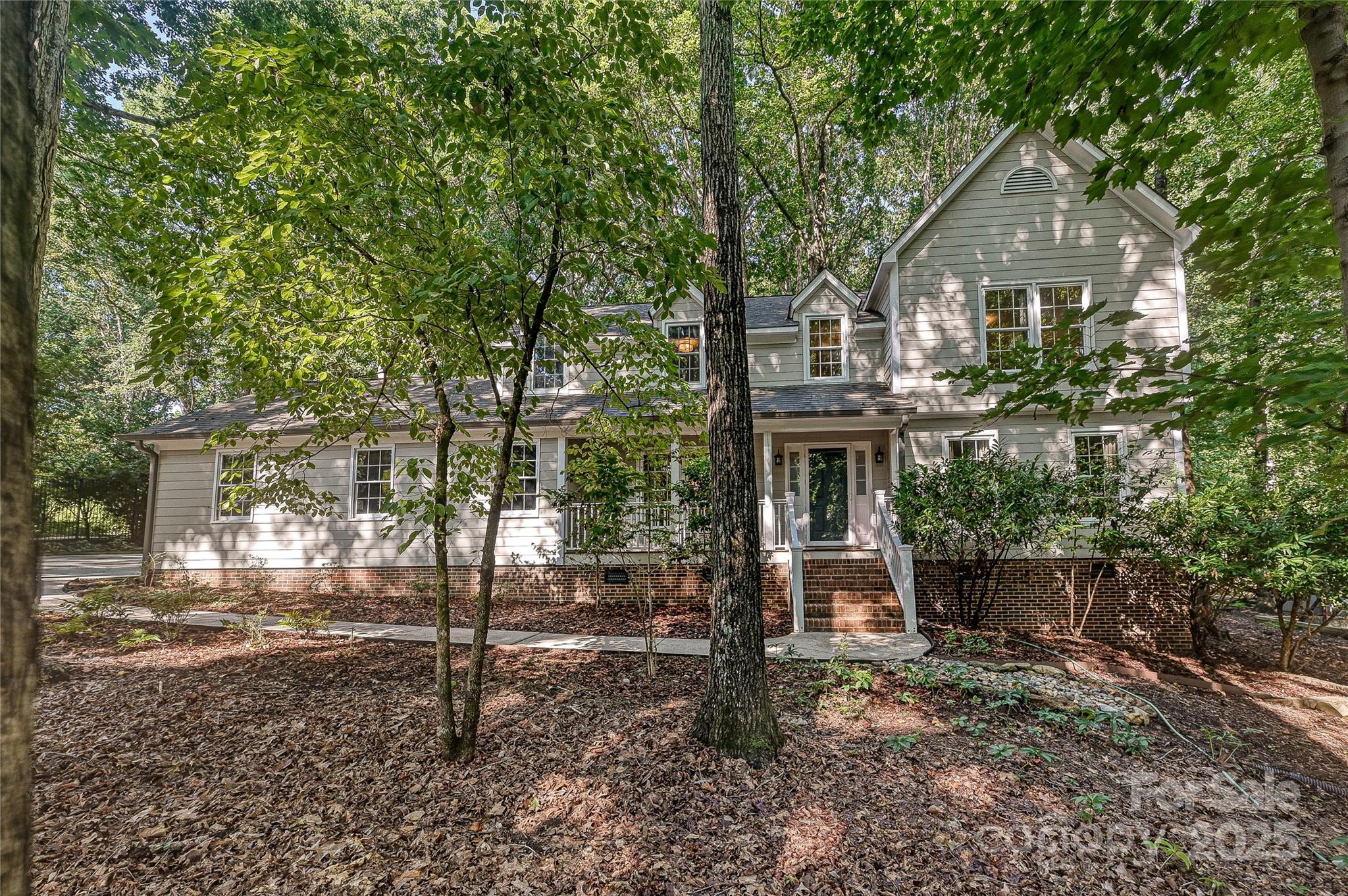 Property Photo: 5721 Camelot Drive NC 28270
