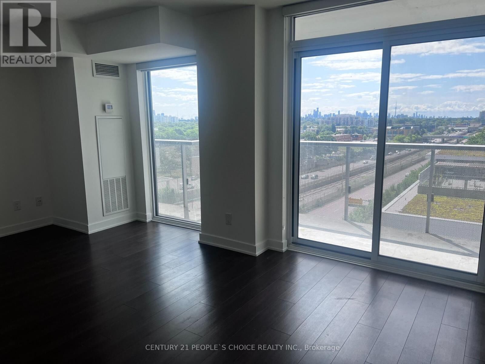 Property Photo: 160 Flemington Road 1004 ON M6A 1N6