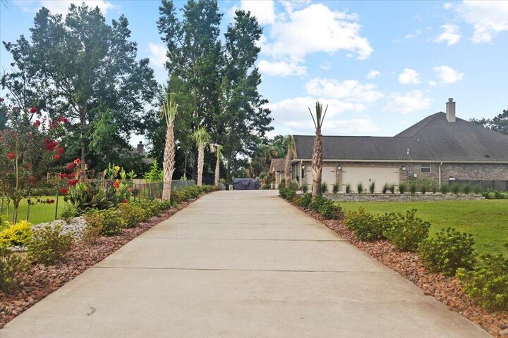 Property Photo: 7191 Apples Way FL 32566