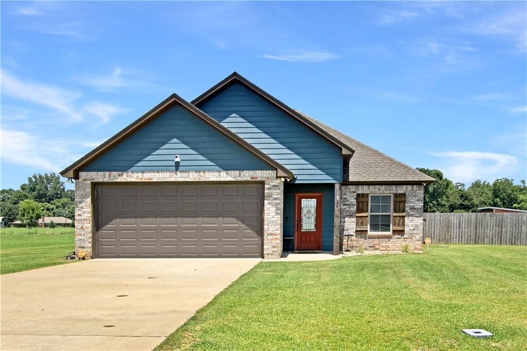 Property Photo: 308 Ranch Boulevard LA 71457