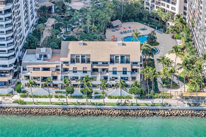 520 Brickell Key Dr Unit Bh25  Miami FL 33131 photo