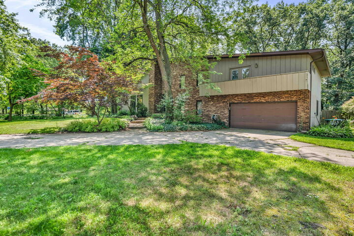 Property Photo:  6155 Sunrise Avenue  IN 46368 