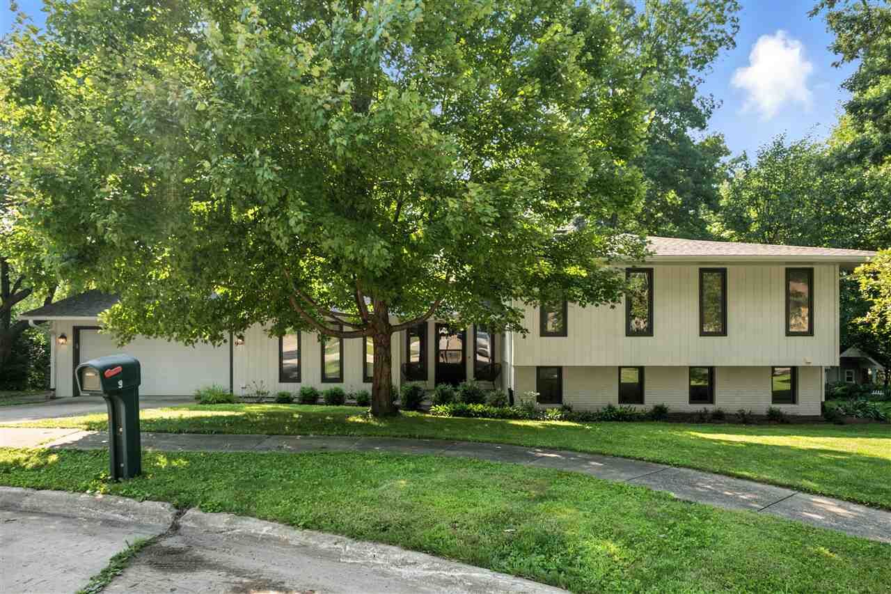 Property Photo: 9 Wellesley Way IA 52245