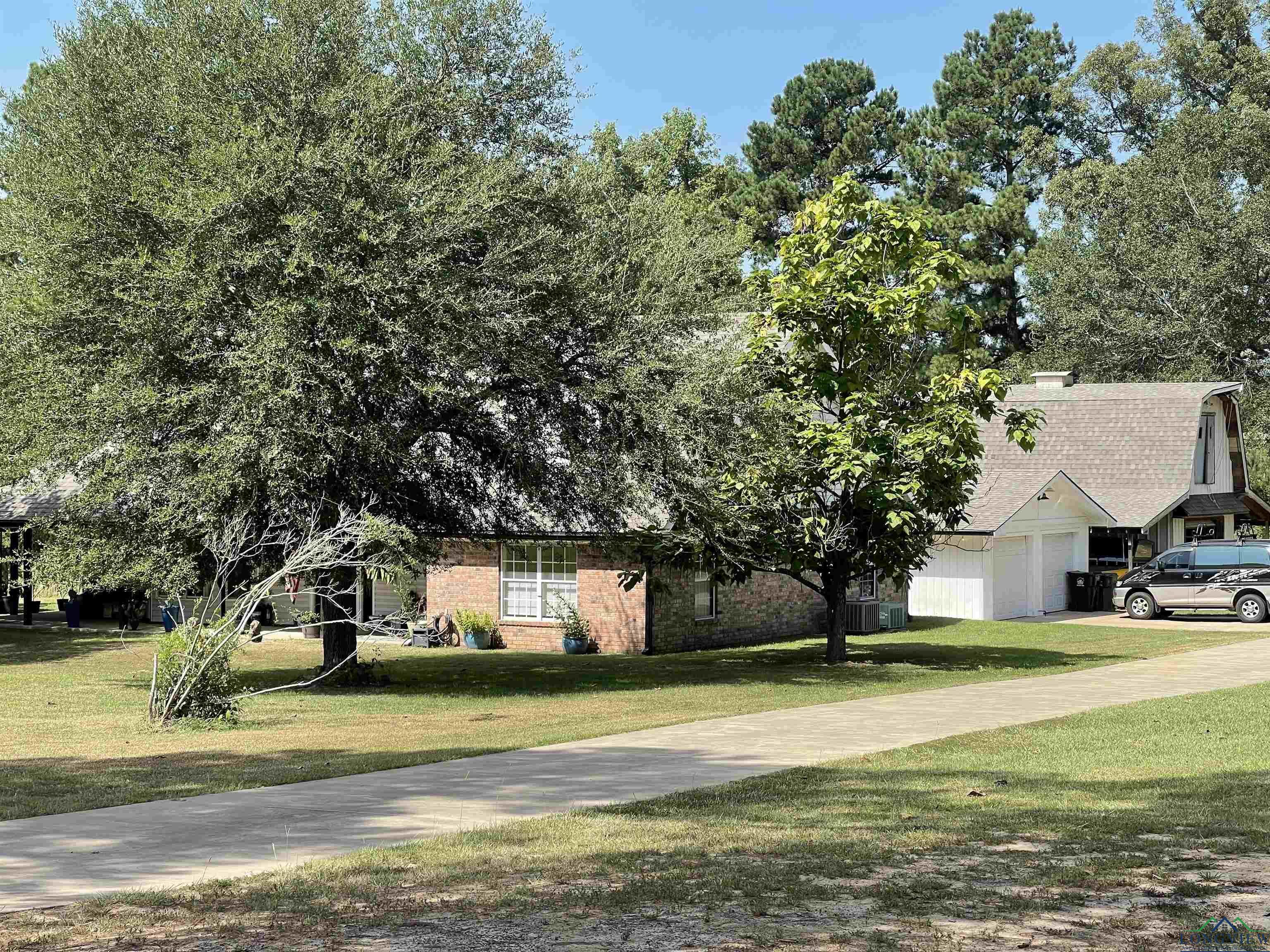 Property Photo: 1219 Bailey Cutoff TX 75760