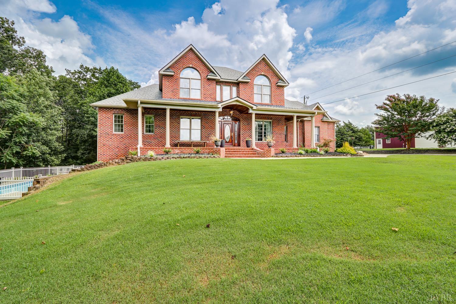 Property Photo: 7247 Hixburg Road VA 23958