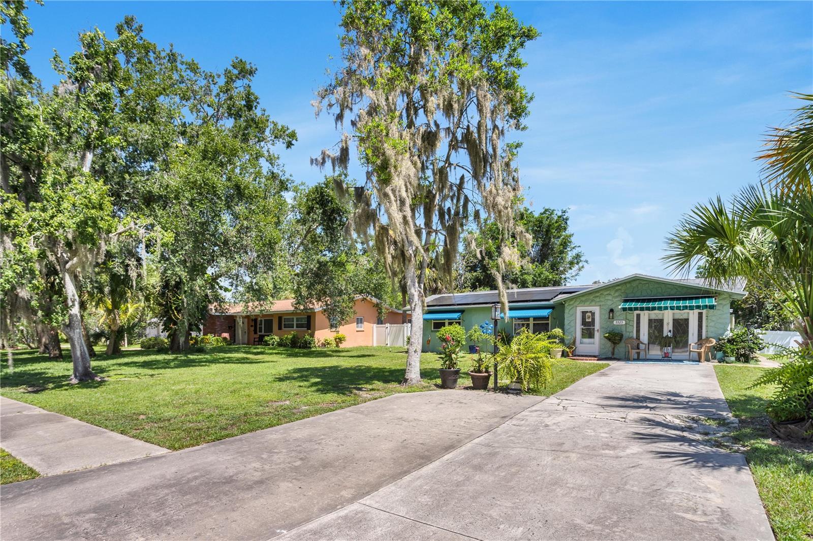 Property Photo: 5525 Georgia Avenue FL 34652