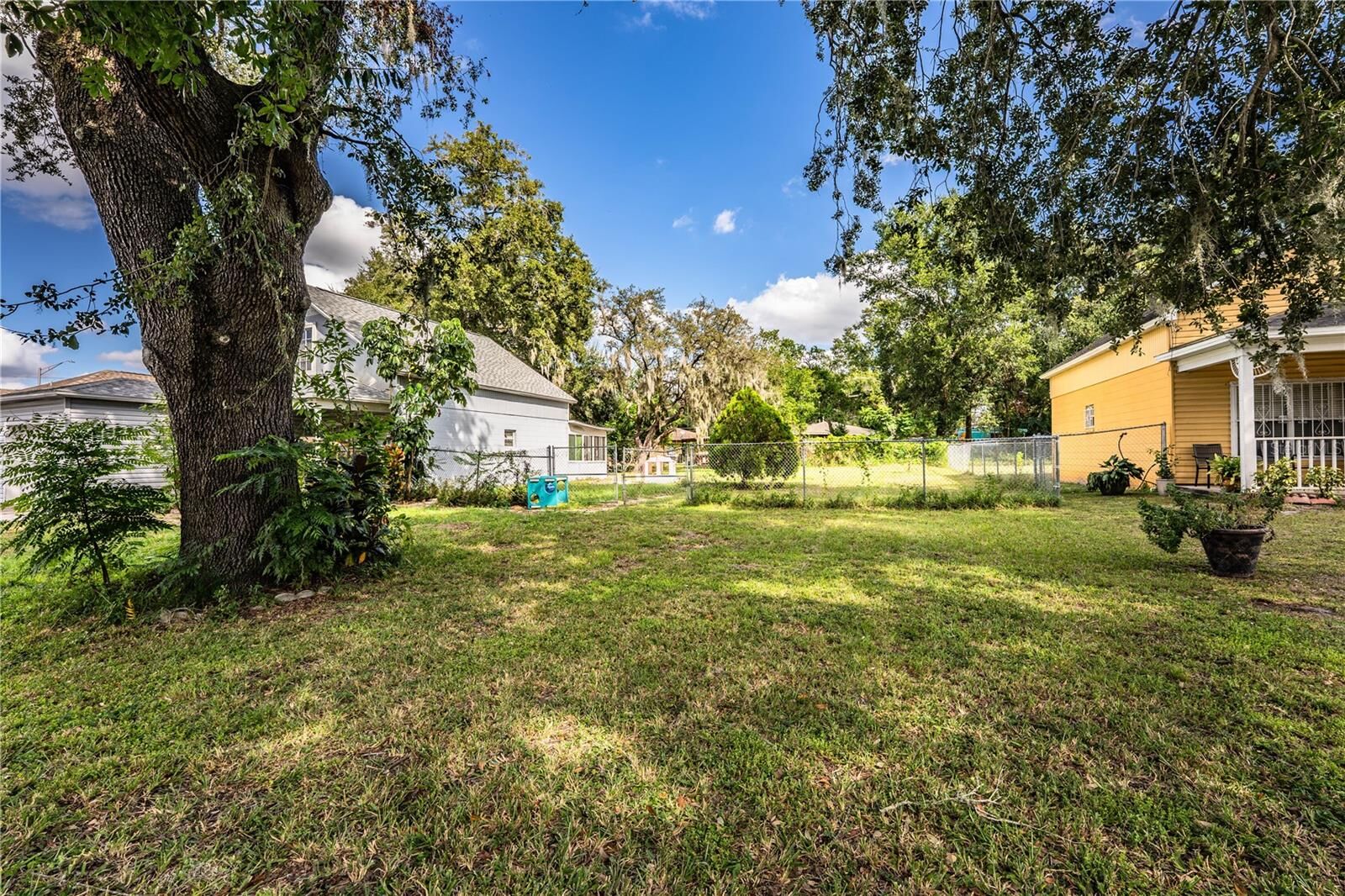 Property Photo: 1447 Montrose Avenue FL 33805