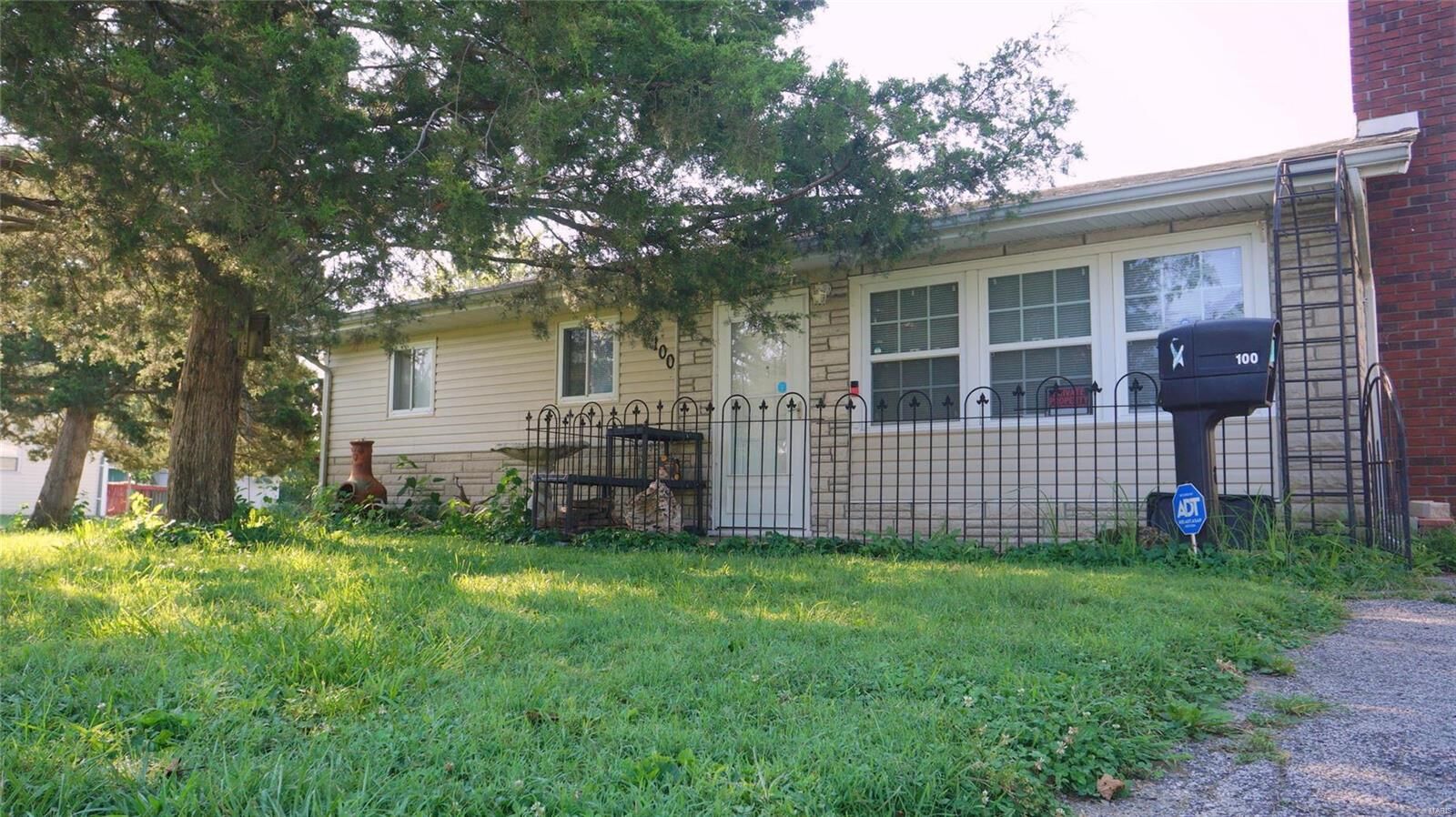 Property Photo: 100 Melvin Drive IL 62206