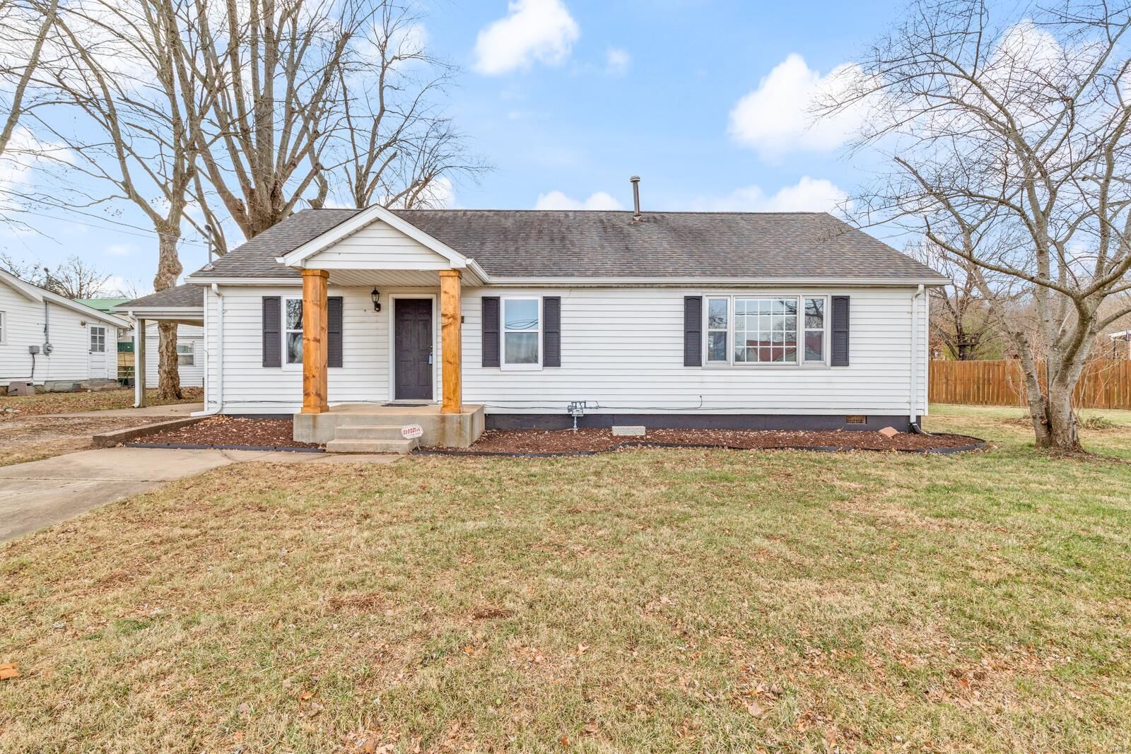 Property Photo: 1121 Fredericktown Avenue MO 63640