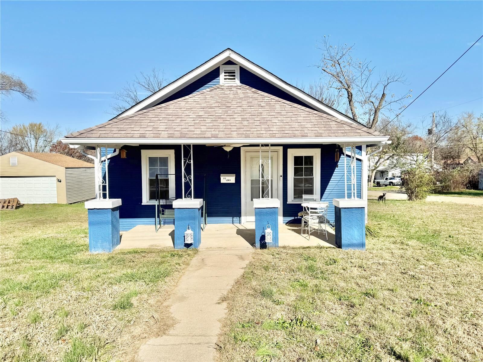 Property Photo: 312 Lewis St MO 63601