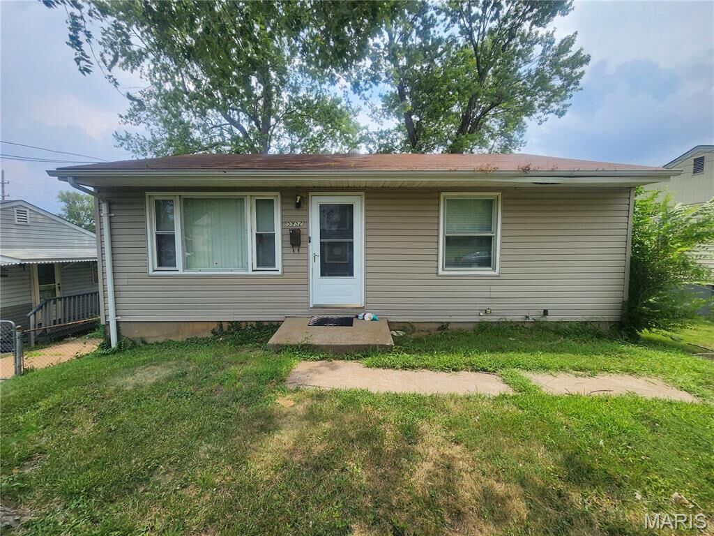 Property Photo: 5952 Hancock Avenue MO 63134