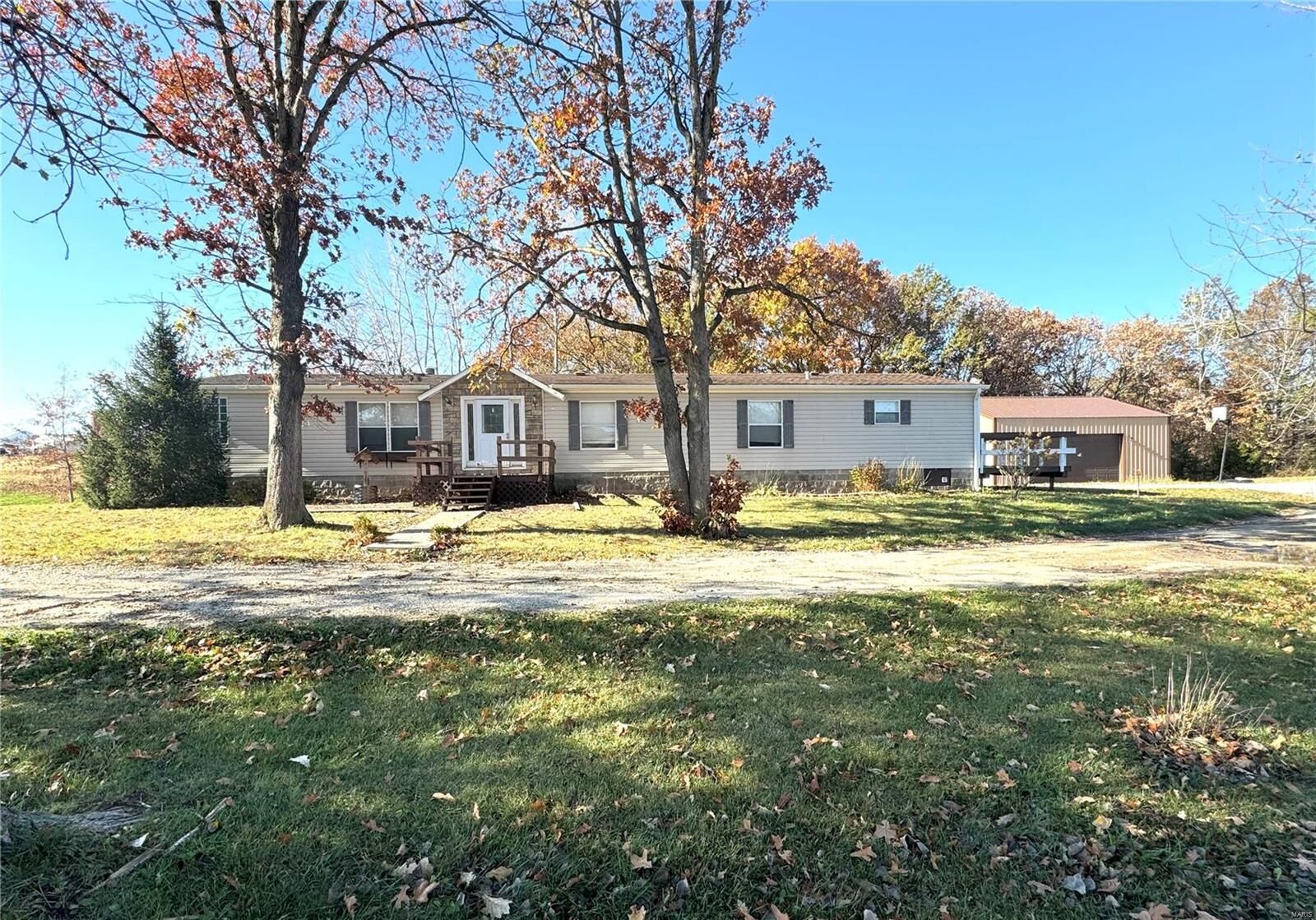 Property Photo: 5806 Highway 6 MO 63471