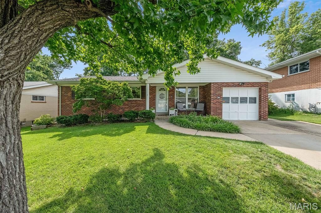 Property Photo: 3500 Glen Arbor Drive MO 63125