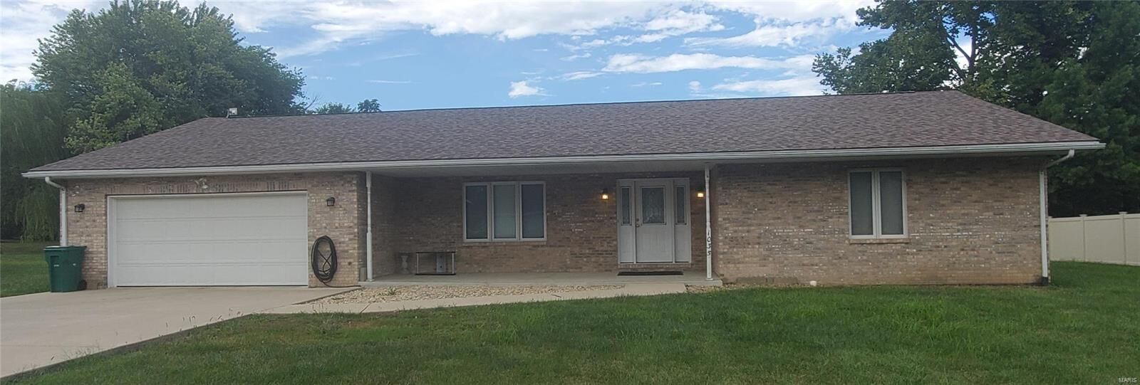 Property Photo: 1035 S Jefferson IL 62260