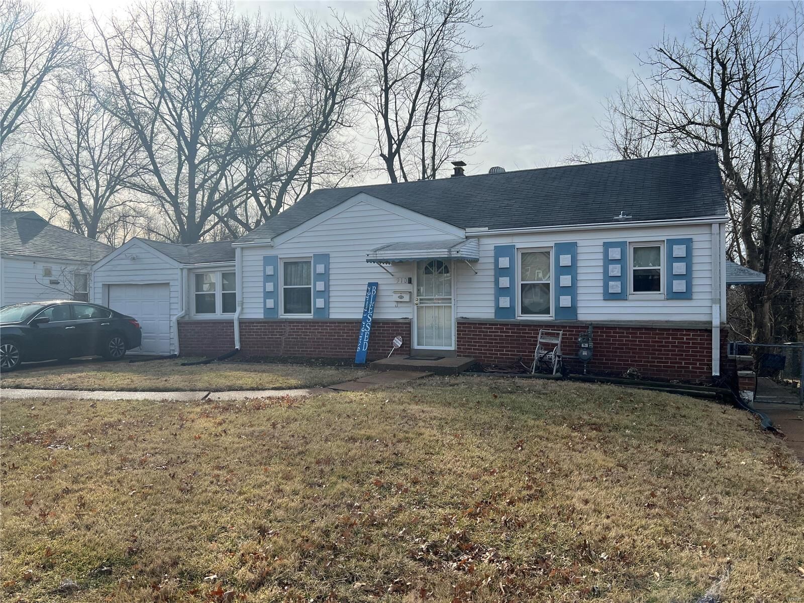 Property Photo: 910 Disco Drive MO 63135