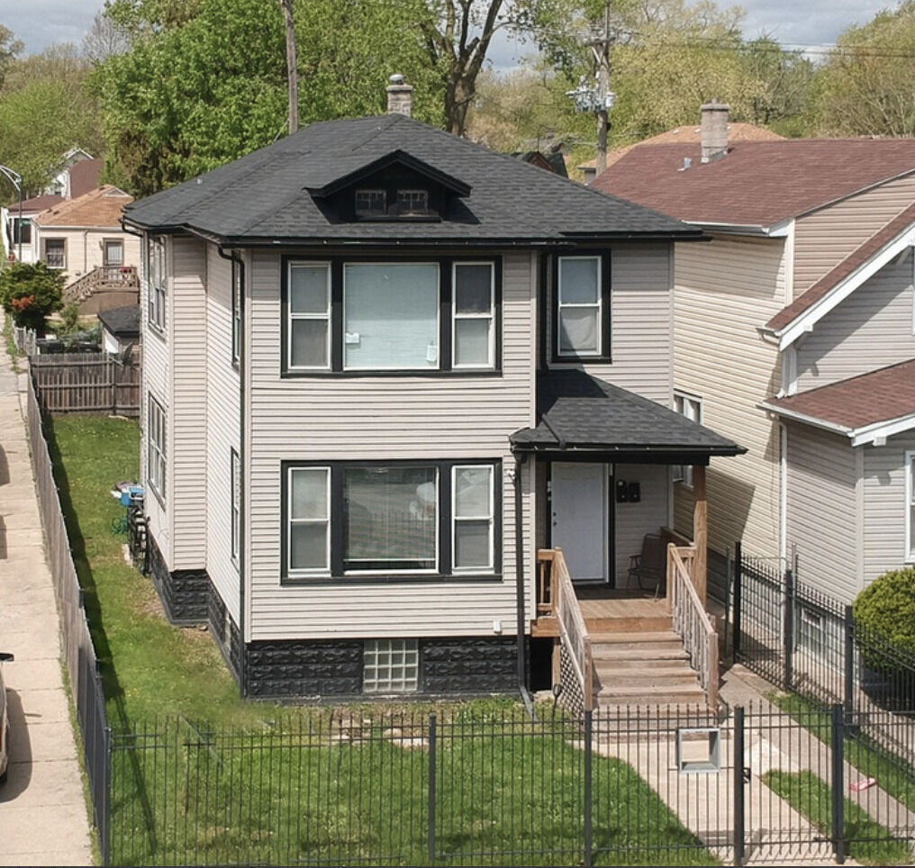Property Photo: 12056 S La Salle Street 1 IL 60628