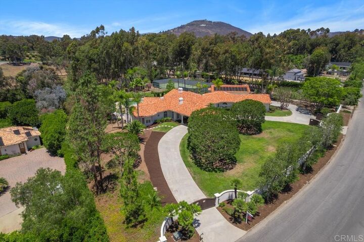 Property Photo:  6852 Via Del Charro  CA 92067 