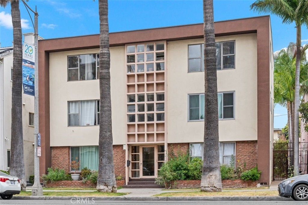 Property Photo: 1015 E Ocean Boulevard 6 CA 90802