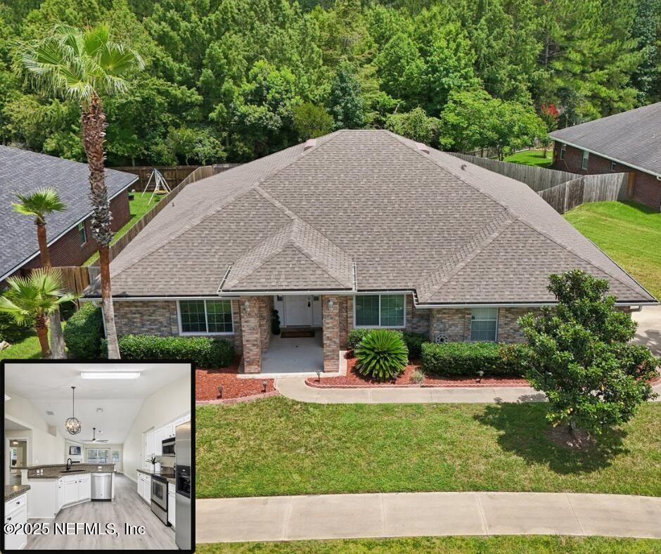 Property Photo:  1437 Heather Glen Lane  FL 32068 