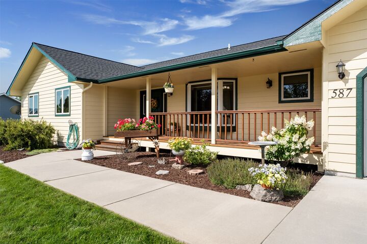 587 Wolfe Trail  Corvallis MT 59828 photo