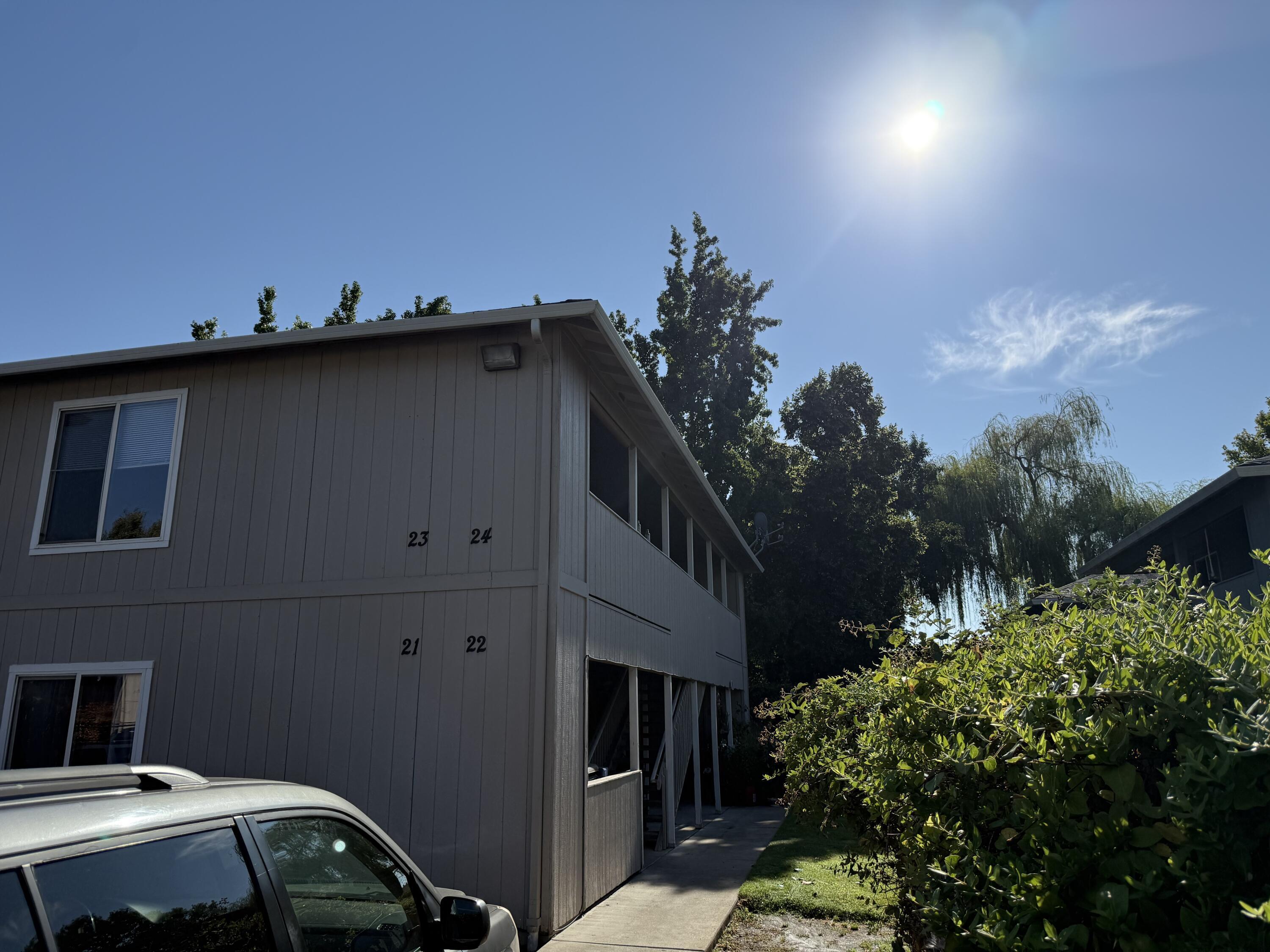 Property Photo:  517 Western Avenue 21-24  OR 97501 