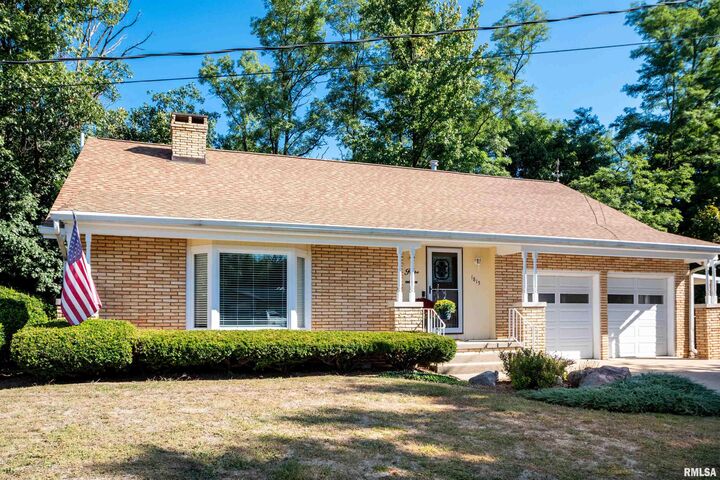 1815 S Timber Court  Peoria IL 61607 photo