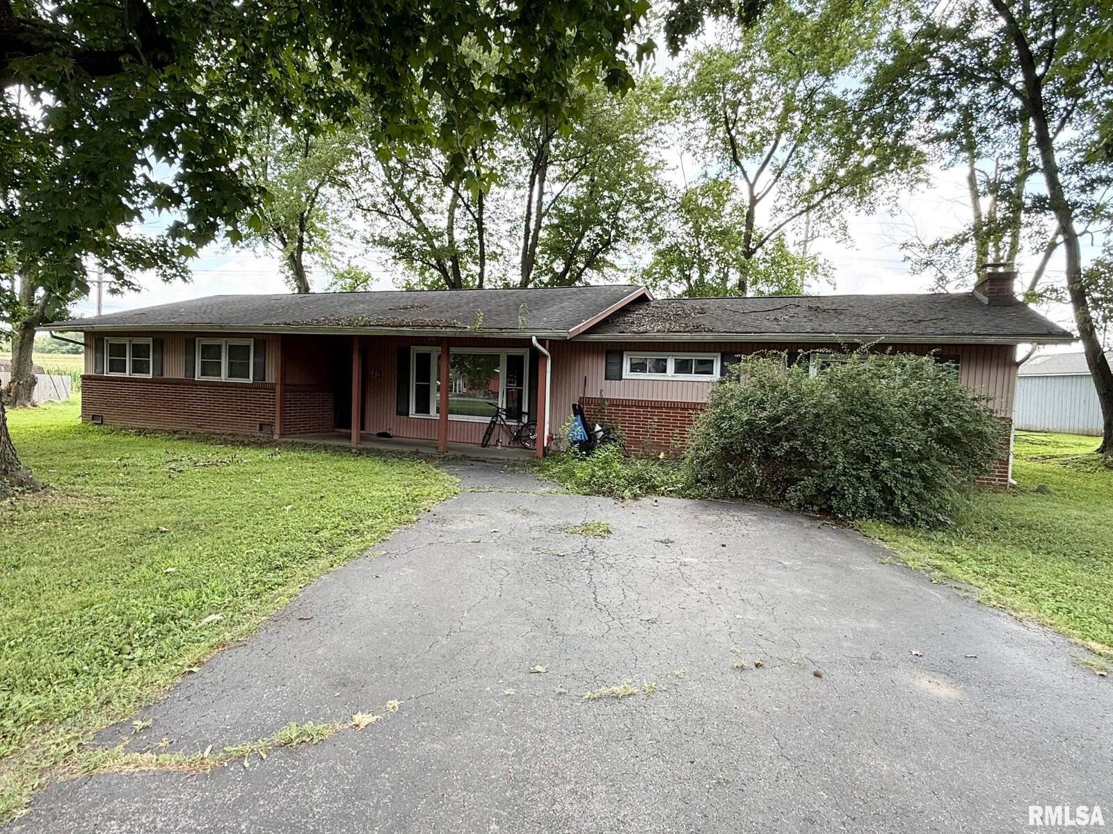 Property Photo:  310 Brenda Lane  IL 62933 