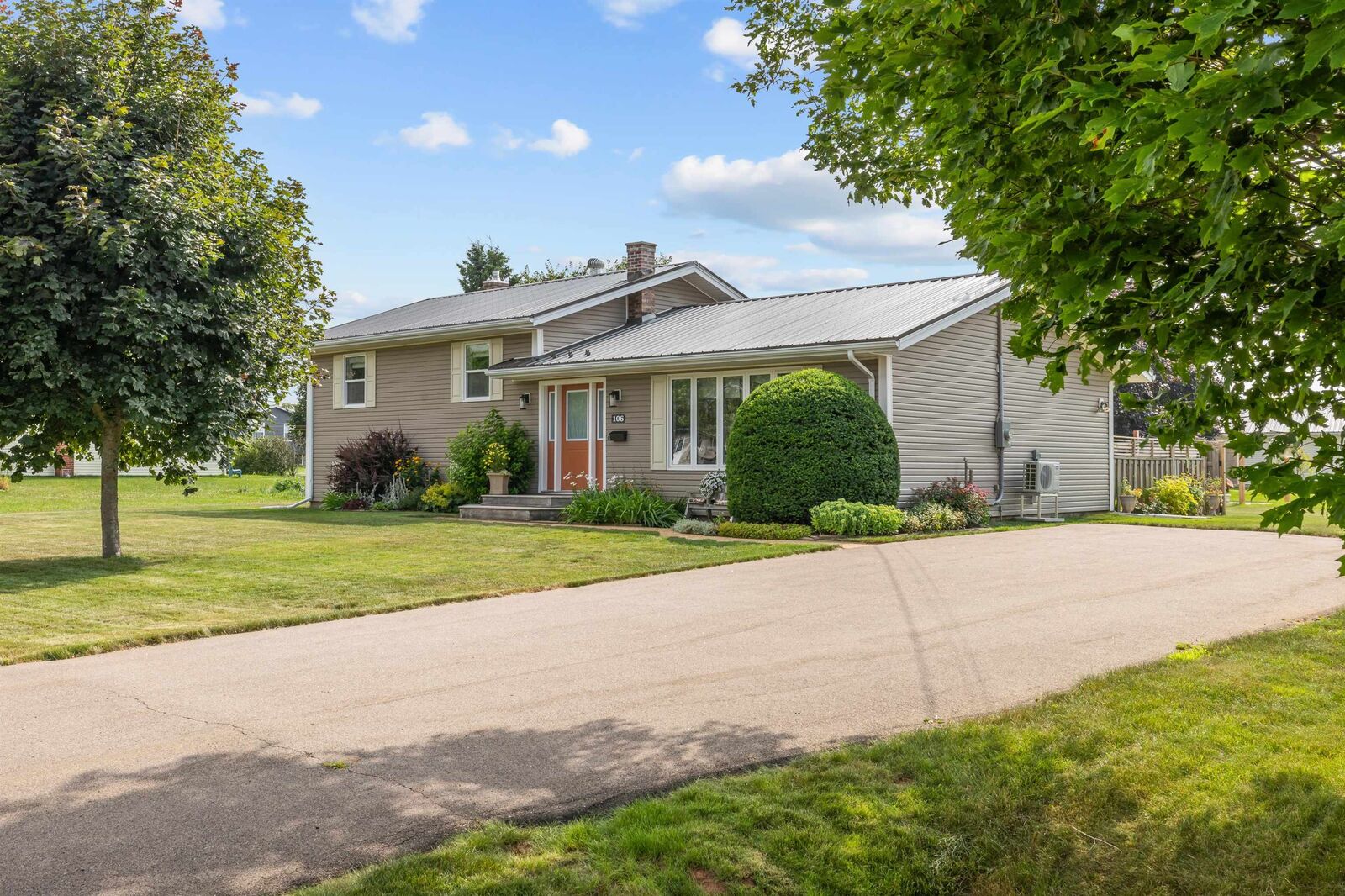 Property Photo: 106 Macmillan Avenue PE C1N 5B8