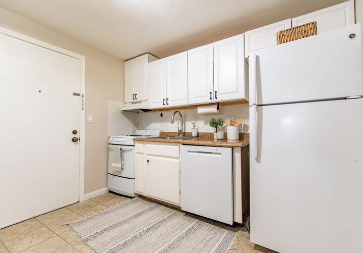 Property Photo:  127 King St. 127-106  MA 02038 