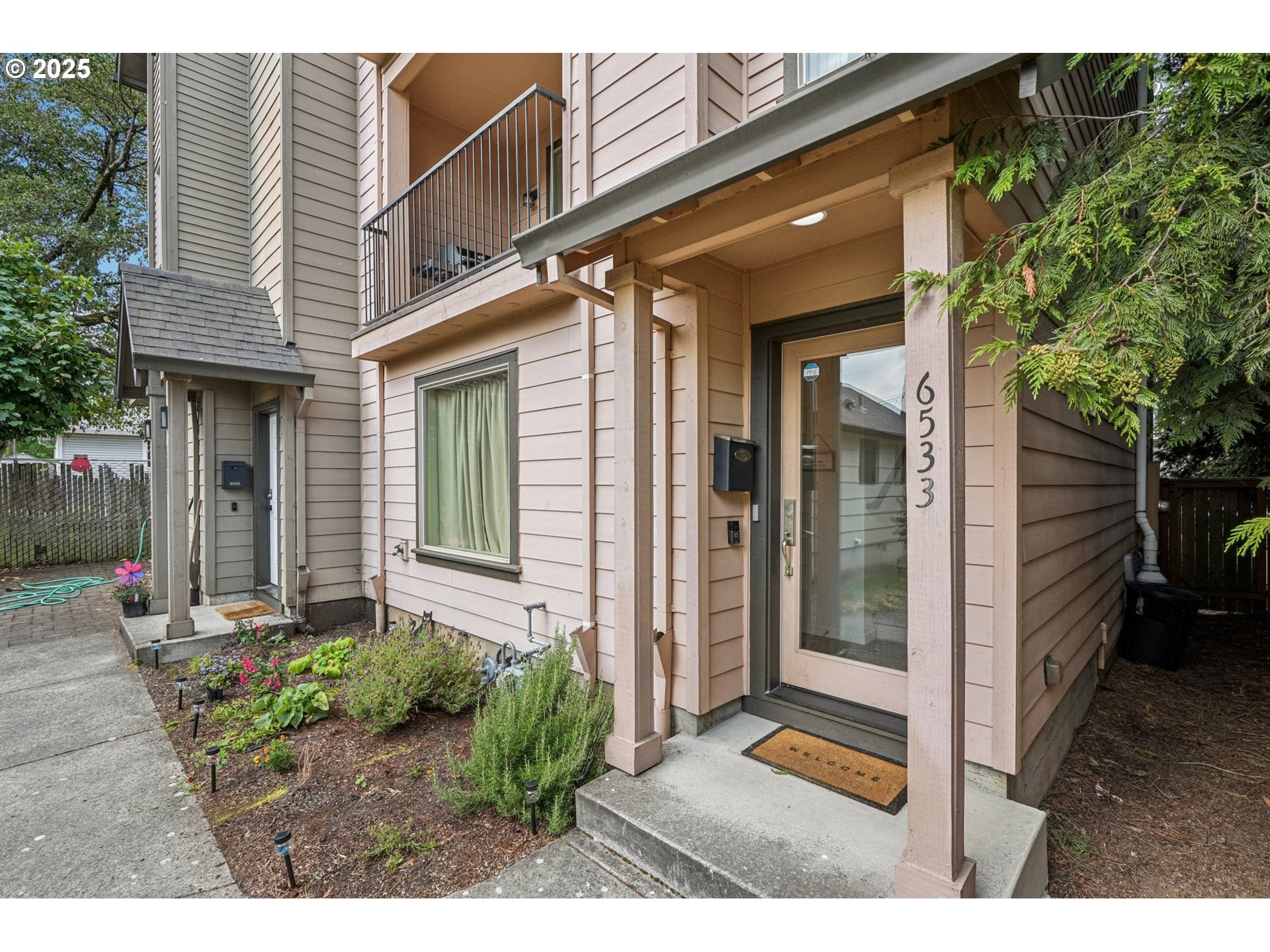 Property Photo: 6533 N Maryland Ave OR 97217