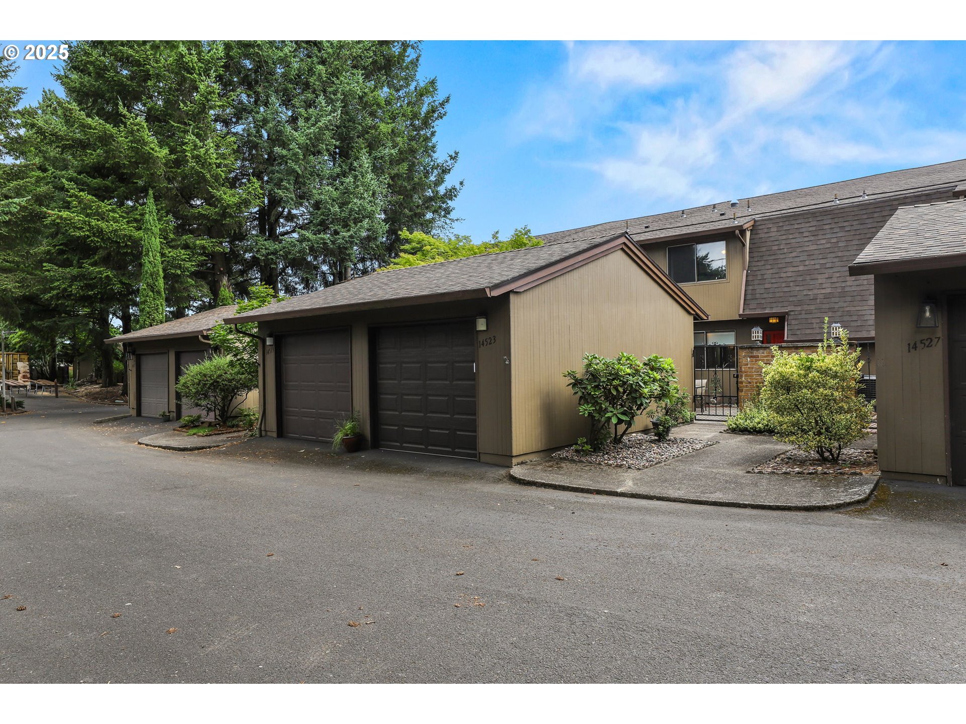 14523 NE Stanton Ct  Portland OR 97230 photo
