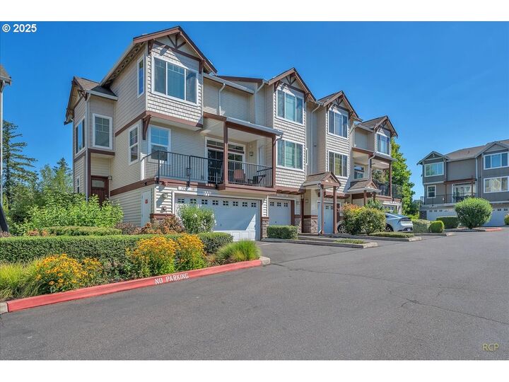 Property Photo:  794 NW 118th Ave 101  OR 97229 