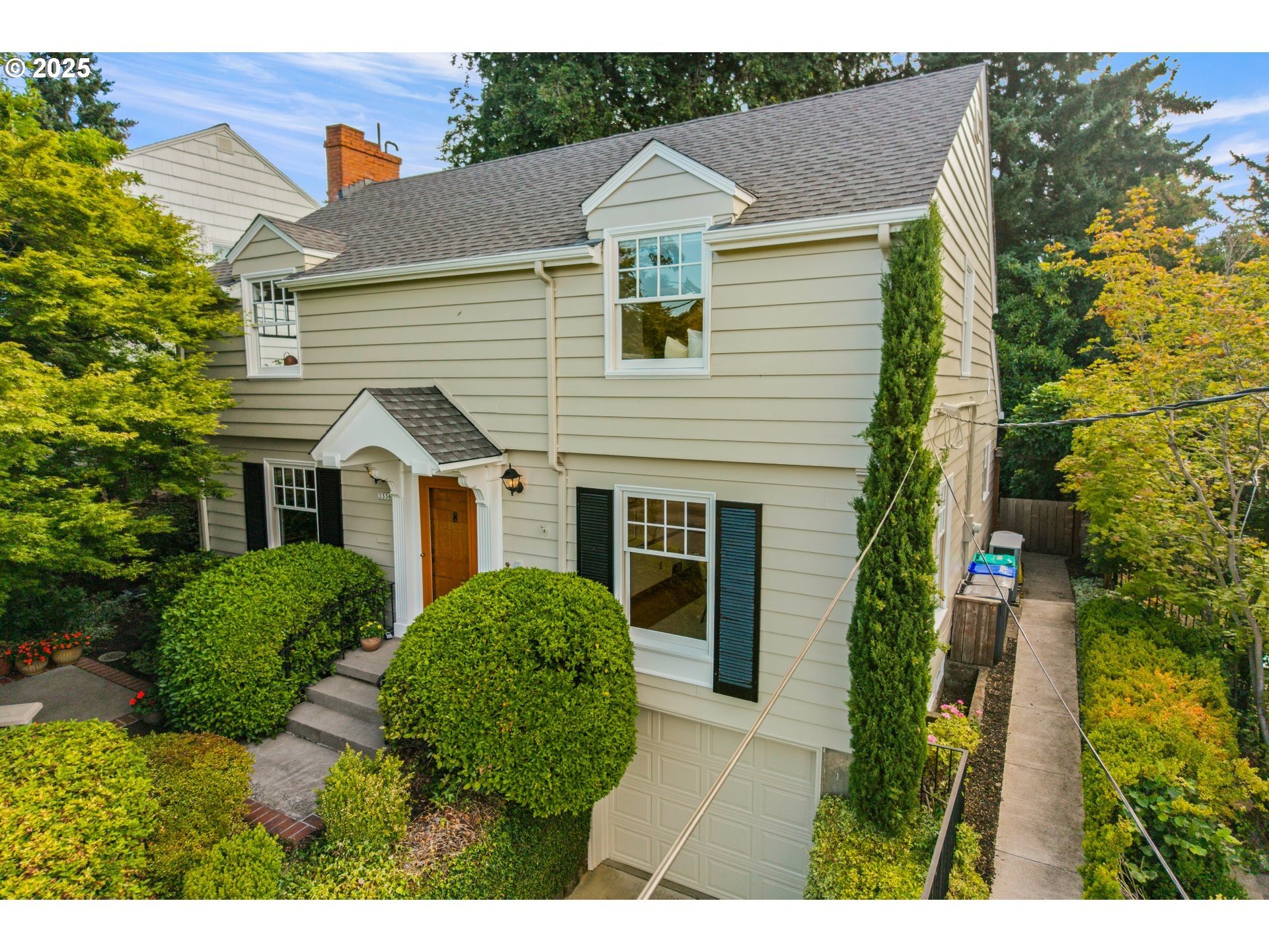 Property Photo: 3336 NE 32nd Pl OR 97212