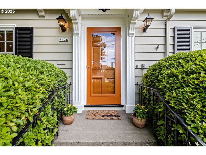 Property Photo: 3336 NE 32nd Pl OR 97212