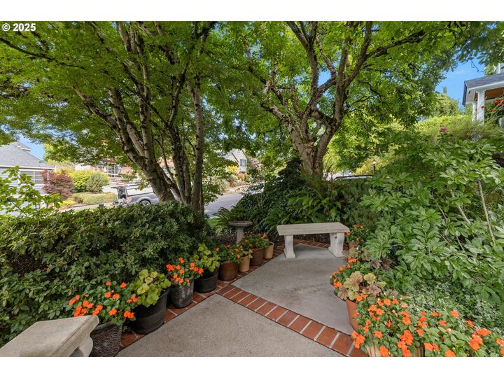 Property Photo:  3336 NE 32nd Pl  OR 97212 