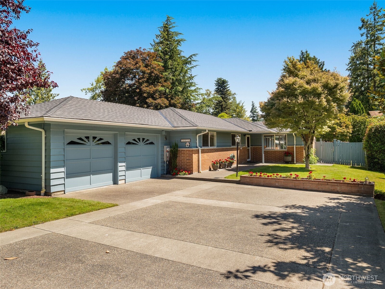 Property Photo:  13316  15th Avenue NE  WA 98125 