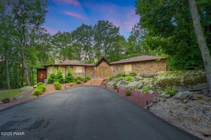 Property Photo: 116 Broadmoor Drive PA 18428