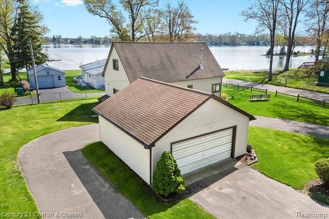 Property Photo: 1645 Grinshaw MI 48382