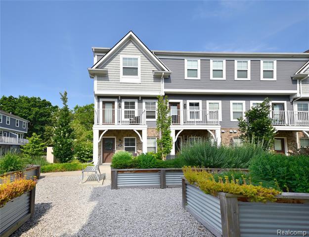 Property Photo: 338 Glendale Lane MI 48220