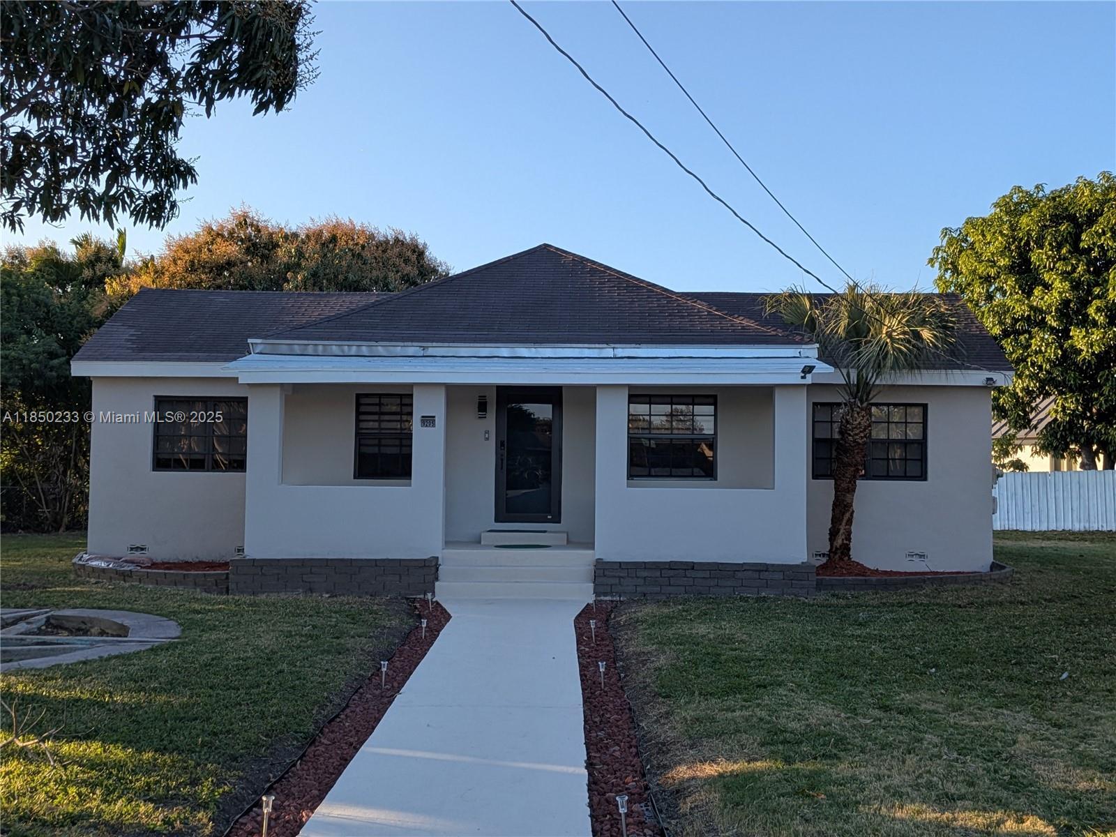 9205 SW 128th St  Miami FL 33176 photo