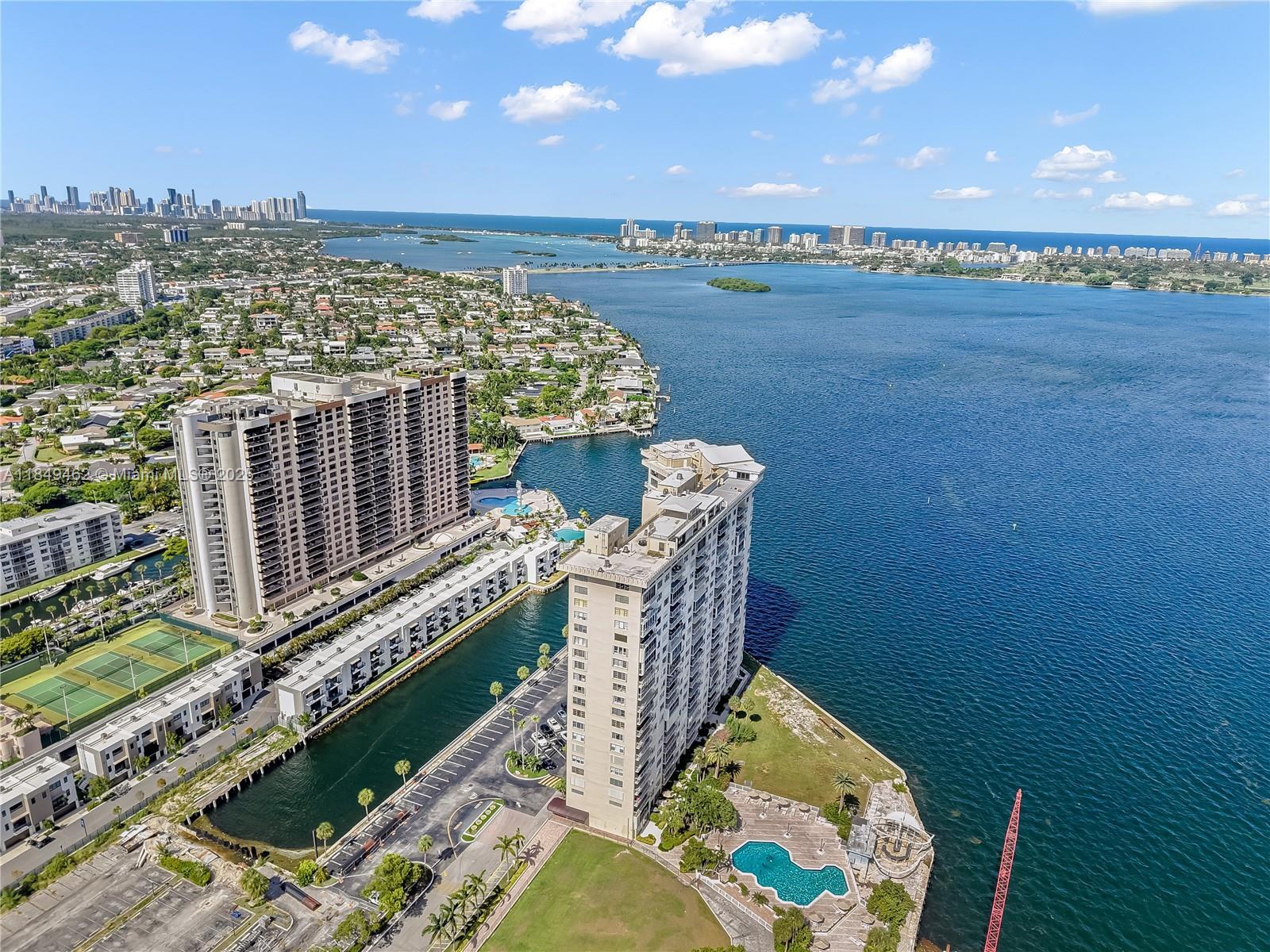 Property Photo: 11111 Biscayne Blvd 15F FL 33181
