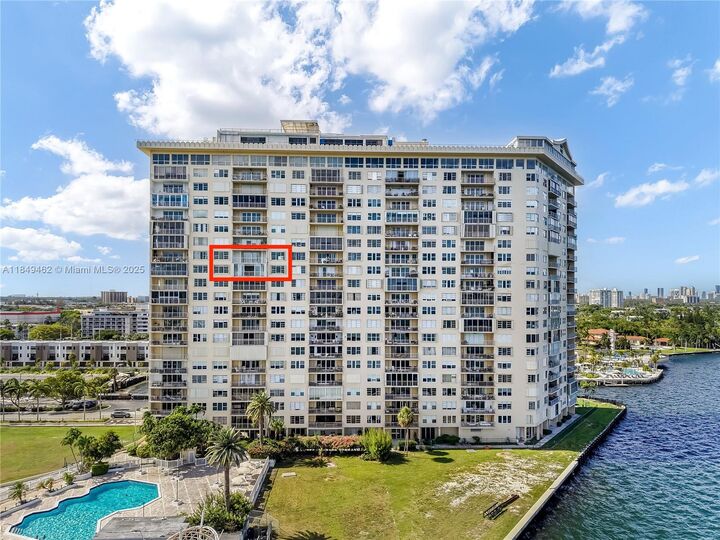 Property Photo:  11111 Biscayne Blvd 15F  FL 33181 