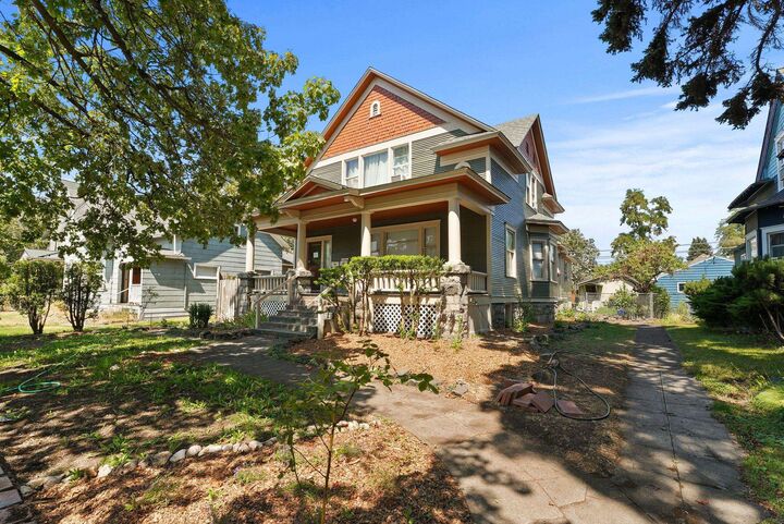 Property Photo:  927 E Augusta Ave  WA 99207 