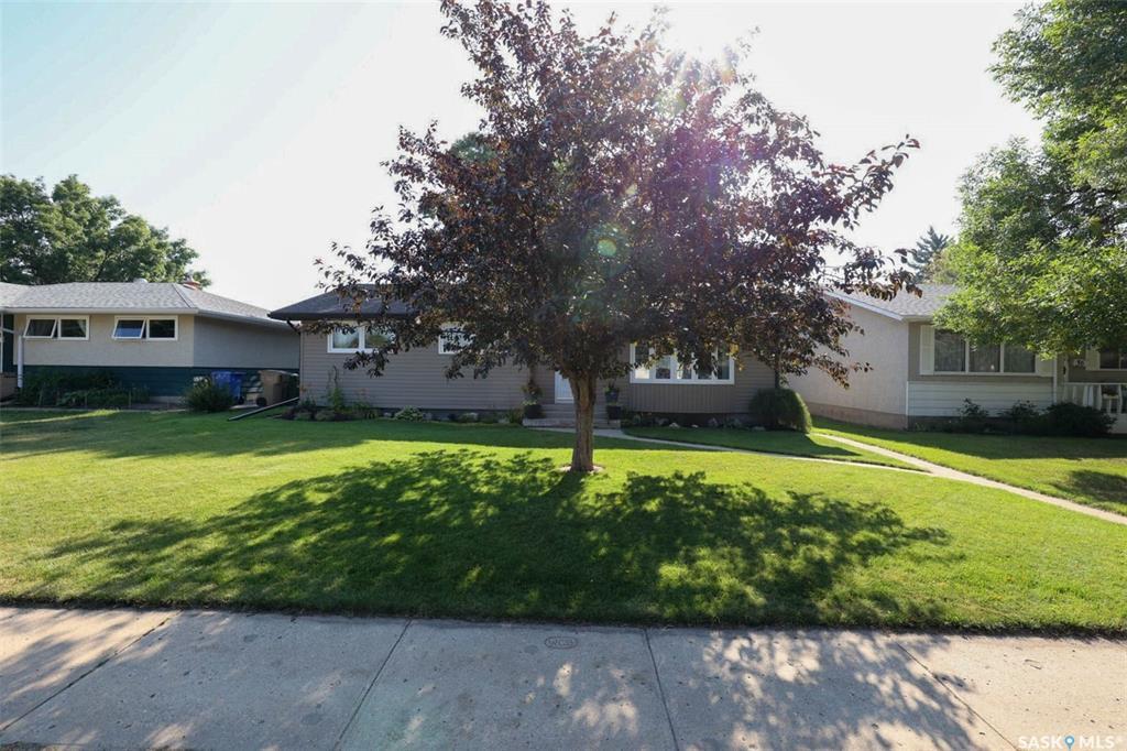 Property Photo:  42 Hanley Crescent  SK S4R 5A7 