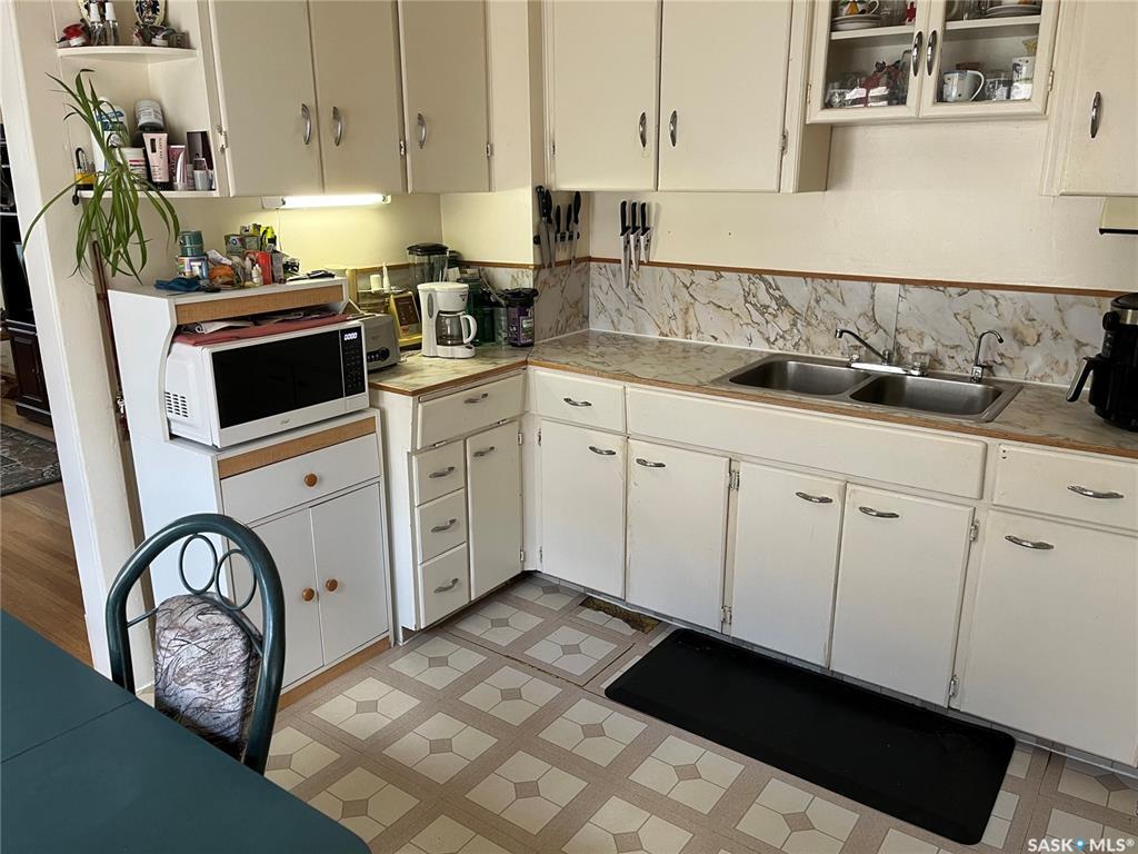 Property Photo: 1931 Reynolds Street SK S4N 3M6