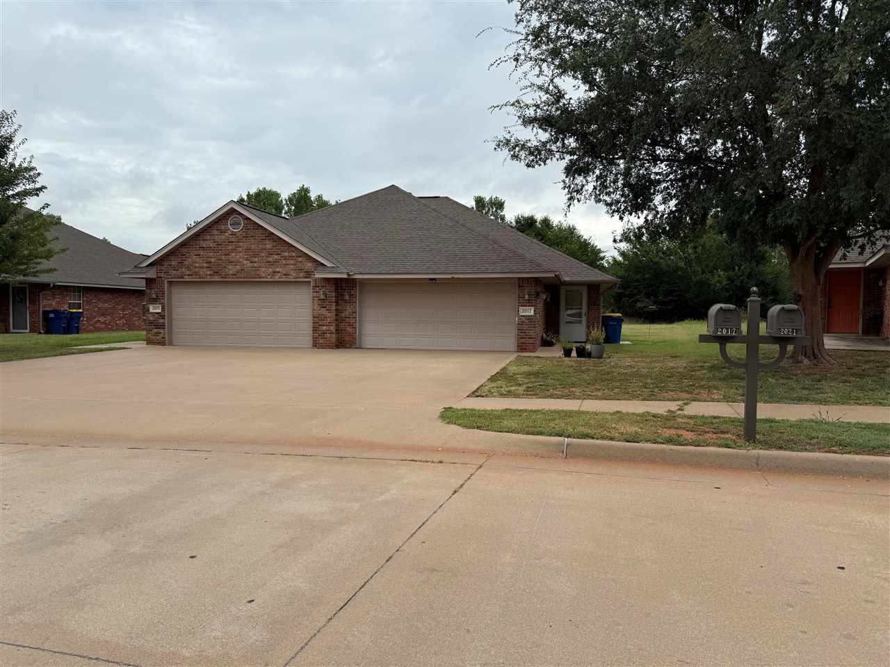 Property Photo: 2015 S Devin Lea Street 2017 S. Devin Lea St OK 74074