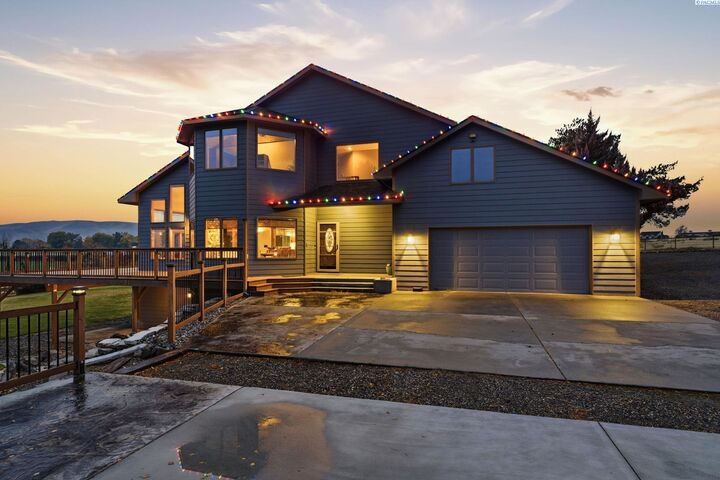 Property Photo: 3107 Mt. Adams View Drive WA 99353