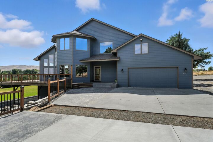 Property Photo:  3107 Mount Adams View Drive  WA 99353 